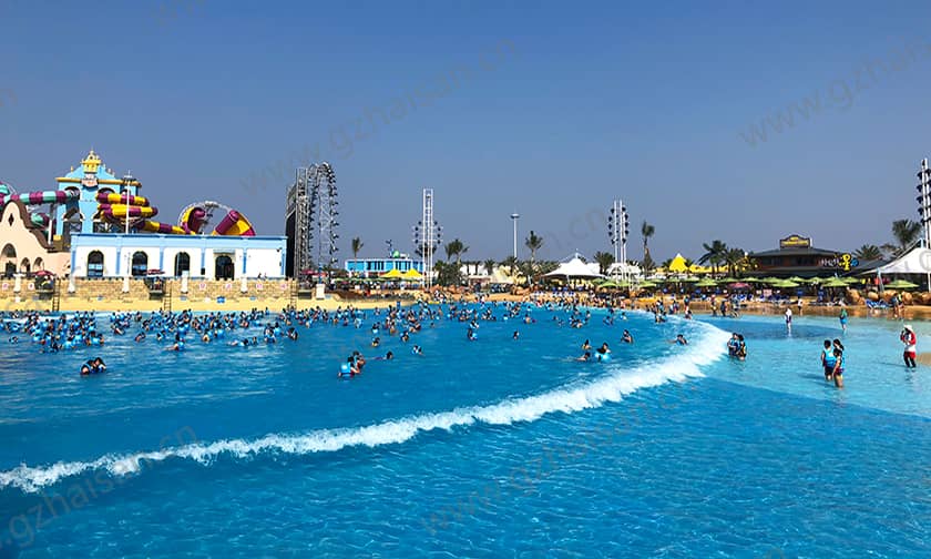 浙江宁波大目湾阿拉的海水上乐园海浪池