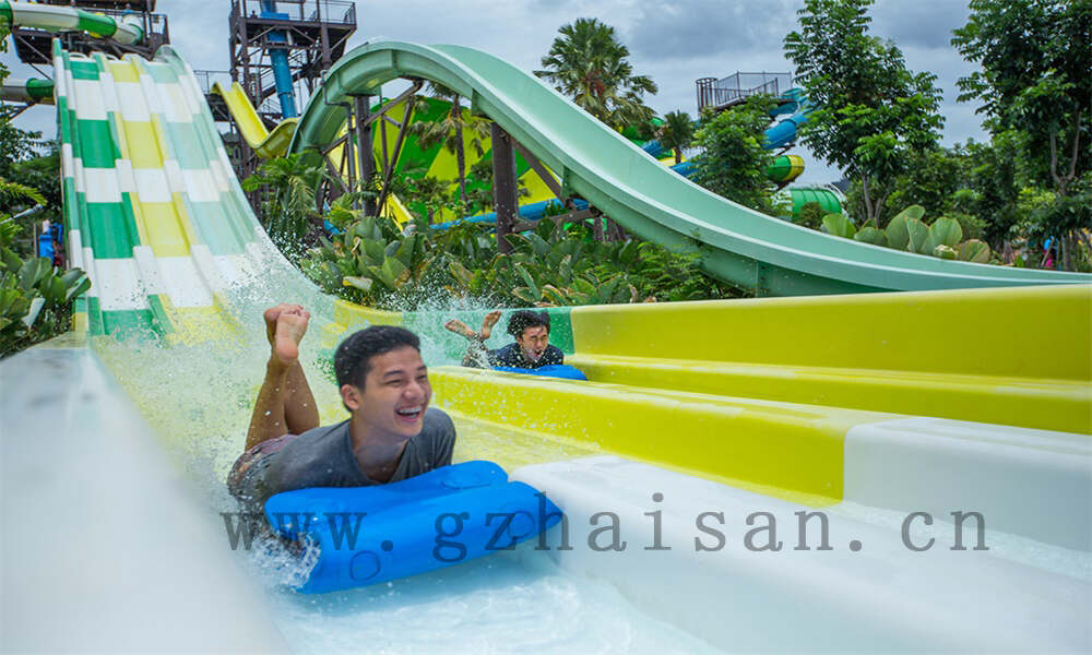冬季选择水上乐园设备的方法