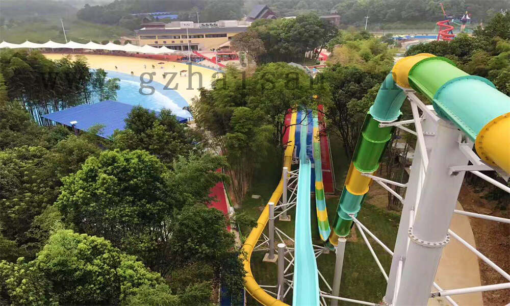 如何根据地形地貌来建造水上乐园?