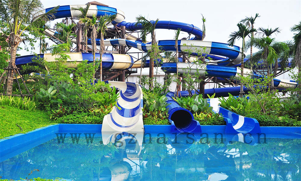 梦幻水乐园：夏日清凉探险