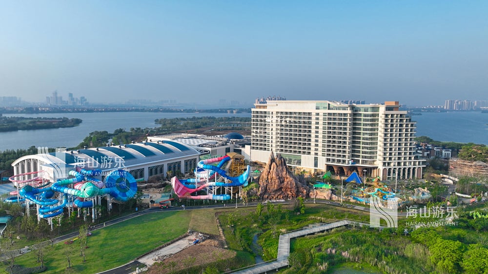 科技铸就非凡体验，专业成就行业标杆——壹号娱乐游乐荣膺2025金冠奖“杰出水滑道设备奖”