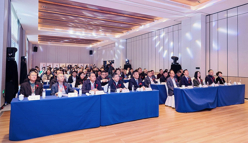 科技铸就非凡体验，专业成就行业标杆——壹号娱乐游乐荣膺2025金冠奖“杰出水滑道设备奖”